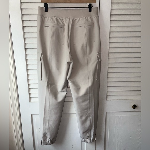 Athleta Endless High Rise Cargo Pants Abalone size 10 Sporty Casual Outdoor - Picture 3 of 5